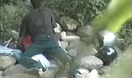 Başka bir sıcak siyah amatör işi tamamlamak için erotik bedava video
