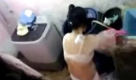 Yemyeşil sarışın Maggie Yeşil erotik video bedava indir