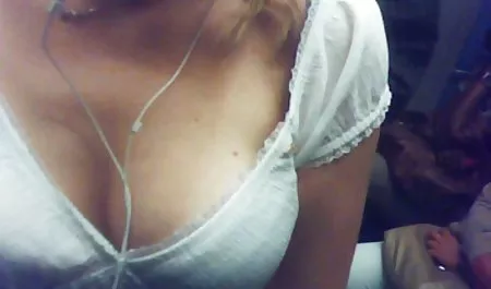 Amatör POV ev yapımı seks vererek olgun kadın genç erkek seks filmi