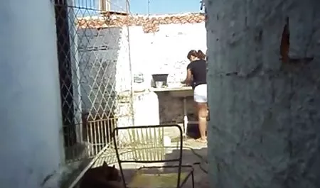 Sahilde mobil erotic porn iki adamla seksi kız seks