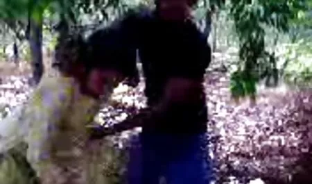 Selena ile yapay penis kore erotik video eğlenceli