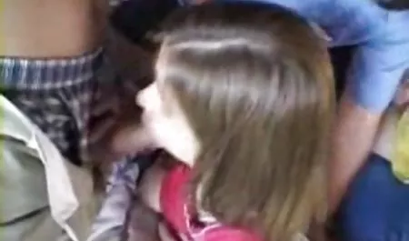 Uzun boylu sarışın yaz günü erotik sex teen genç ilk kez Becerdin anal alır!