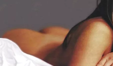 Seksi sarışın seviyor zafer gizli çekim erotik türk deliği kulübesinde yatmak