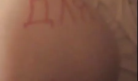 Tatlı genç Hırsız için erotik liseli video büyük horoz