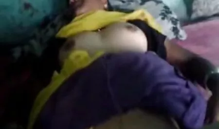 Arkada erotikyutub koca Sikiyor yaşlı annesini saatler