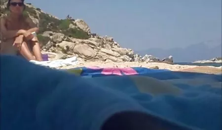6 inç topuklu ateşli erotik video ayakkabı giyen paralaks beyaz dize bikini