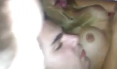 Aşağı eroyik video sıfıra geldiğimizde ayaklarımızın üzerinde Cum